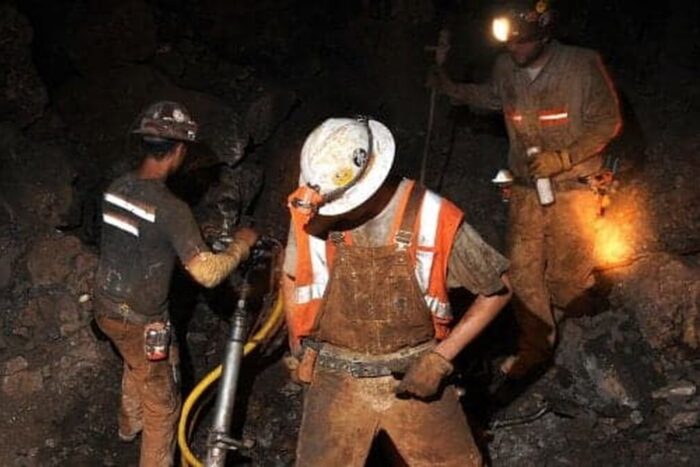 Protest-spontan-major-la-Mina-Baita-Minerii-refuza-sa-mai.jpg