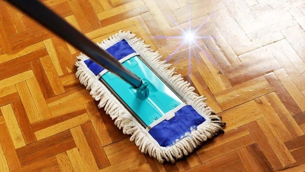 Cu-ce-sa-speli-parchetul-ca-sa-luceasca-Ce-sa.jpeg