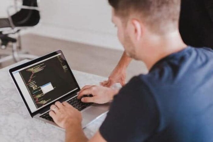 O soluție care va pune capăt problemelor tale financiare, în doar câteva luni, este un curs IT Cursuri IT solutia care va pune capat problemelor tale