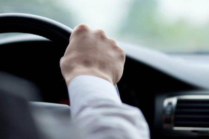 Un sofer a ramas fara permis si a primit amenda