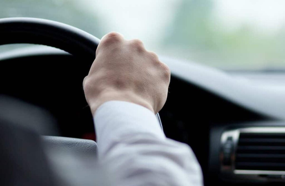 Pentru o atitudine necorespunzătoare, un șofer a rămas fără permis și a primit amendă de 3.400 de lei