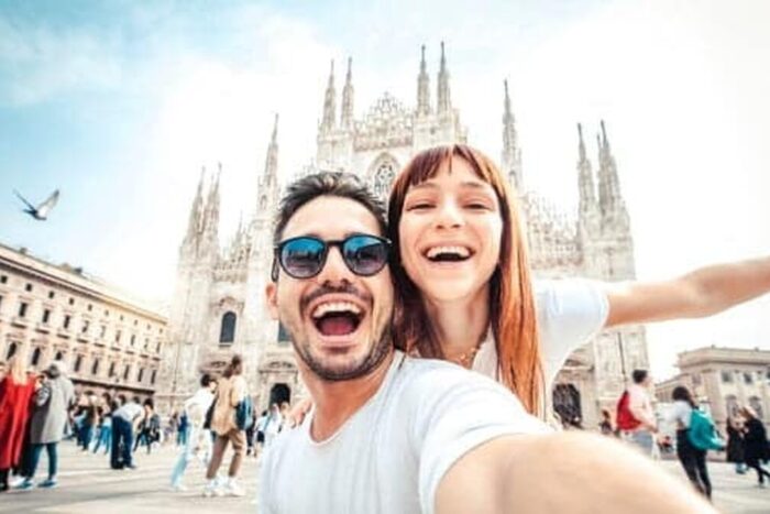 Zeci de mii de tineri vor putea calatori gratuit prin