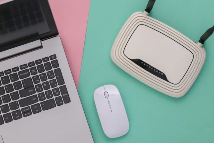 Cum poate o folie de aluminiu poate creşte semnalul WiFi? router WiFi e1696538424562 1024x577