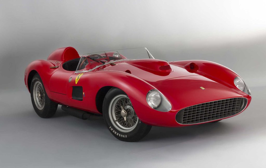 S-a vândut a doua cea mai scumpă mașină din istorie. Cât a costat un Ferrari din 1962