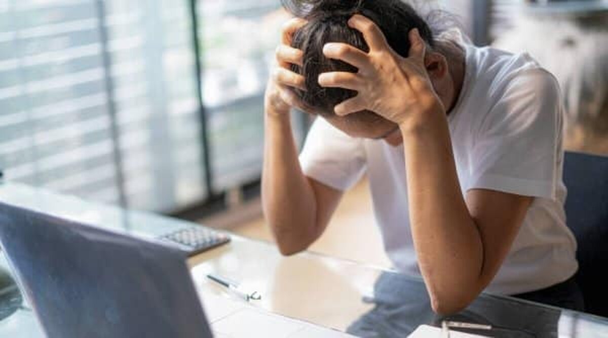 Cât timp petrec românii la muncă, si de ce sunt stresaţi?