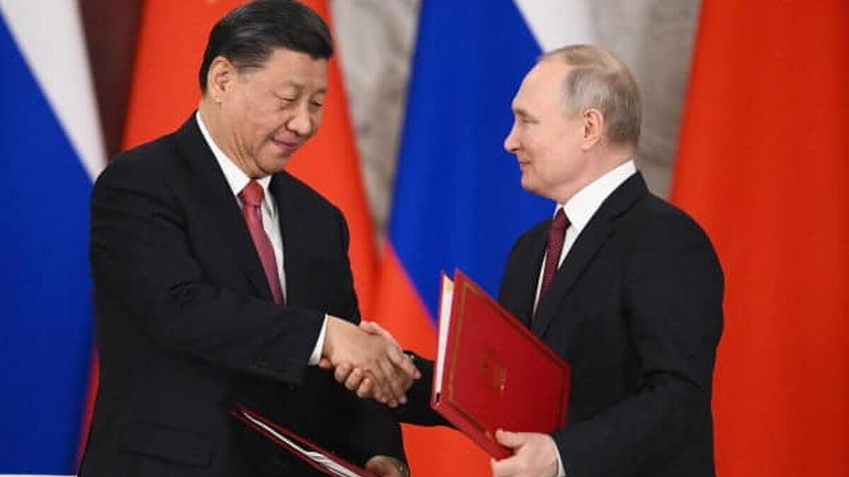 Vladimir Putin sperie Occidentul: ‘Contactele dintre Rusia și China sunt din ce în ce mai importante’ Vladimir Putin sperie Occidentul ‘Contactele dintre Rusia si China sunt