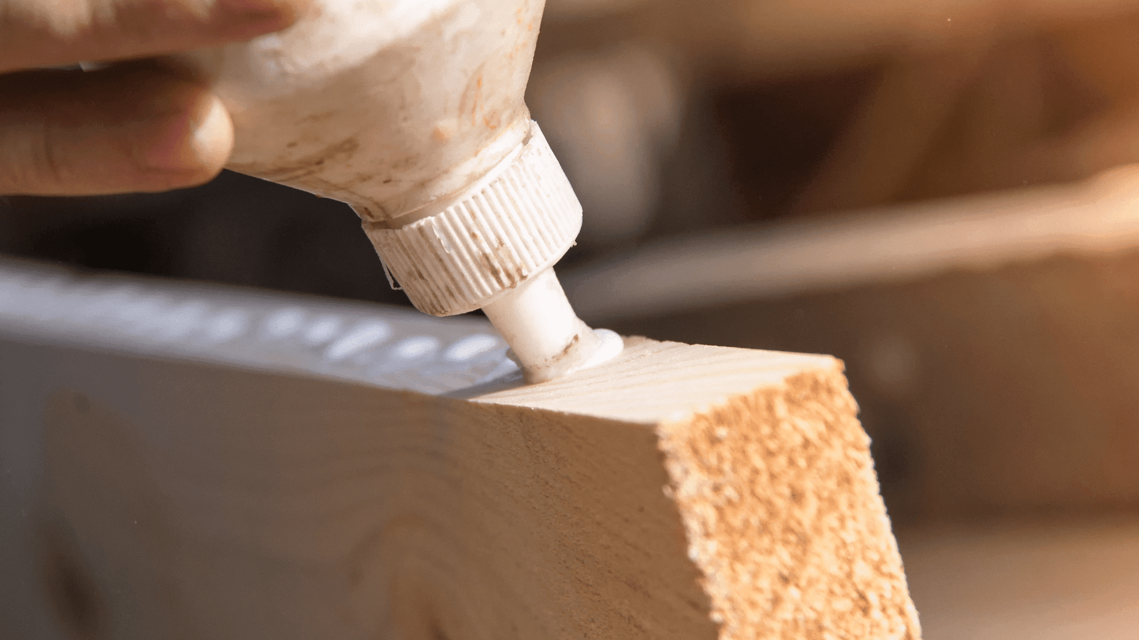 Ghidul începătorului: Cum să alegi și să aplici corect adezivii pentru lemn