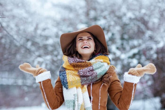Smiling,Stylish,40,Years,Old,Woman,In,Brown,Hat,And