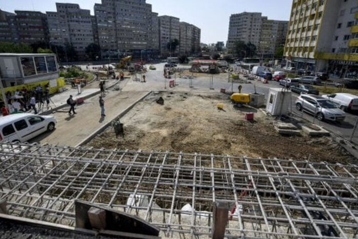 Cladirile construite ilegal ar putea fi demolate din banii constructorului