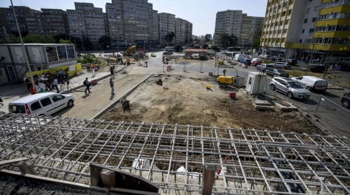 Clădirile construite ilegal ar putea fi demolate din banii constructorului