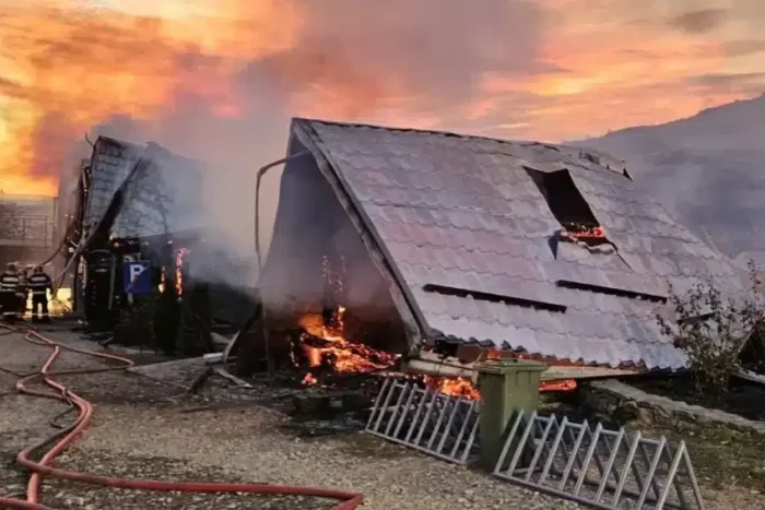 Dezvăluirea făcută de un martor la incendiu: "Pe 25 am stat la masa de Crăciun" Dezvaluirea facuta de un martor la incendiu Ce a auzit. Ce a auzit inainte sa vada flacarile 22Pe 25 am stat la.webp
