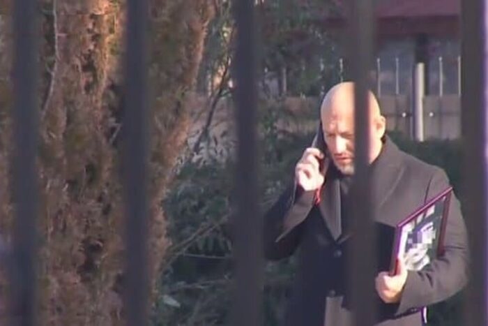 Urmeaza sa fiu arestat Este spovedania publica pe care nu