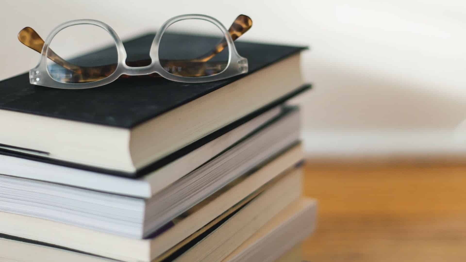 4 titluri pe care le poţi vinde rapid unui anticariat cu servicii de preluare cărţi