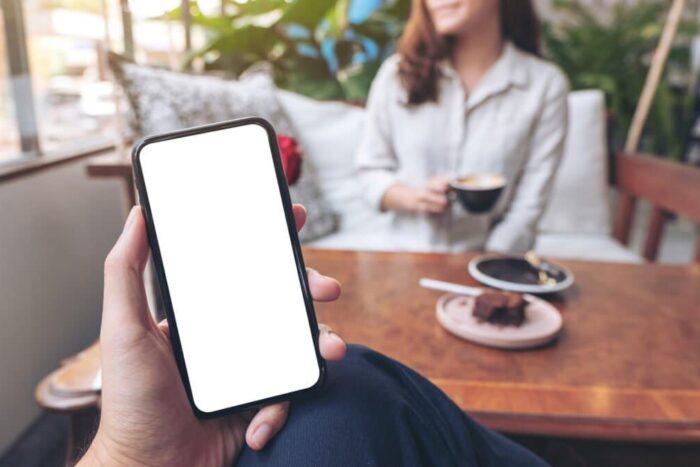 telefon mobil smartphone e1703749566700 1200x676