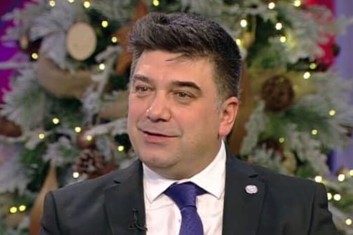 Aceasta este o luna de foc