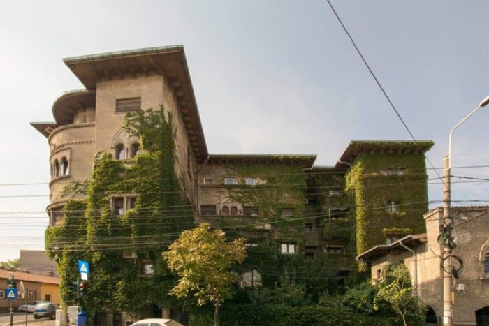 Clădirea în care a locuit Maria Tănase este şi acum o bijuterie a Bucureştiului Cladirea in care a locuit Maria Tanase o bijuterie a. Ai trecut de multe ori pe langa