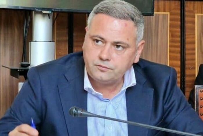 Imi doresc continuarea plafonarii preturilor la alimentele de baza