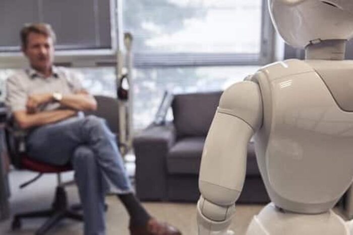 Inteligenta artificiala va afecta 40 din locurile de munca la