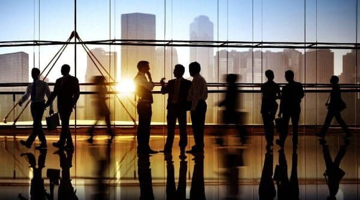 Care sunt noile strategii pentru reducerea riscurilor asociate fumatului, dezbătute în cadrul conferinței internaționale E-Cigarette Summit de la Londra