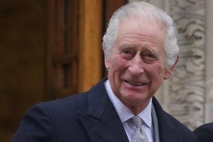 Primele imagini cu Regele Charles, după ce a fost externat Primele imagini cu Regele Charles dupa ce a fost externat. Camilla i a fost alaturi ce a facut monar