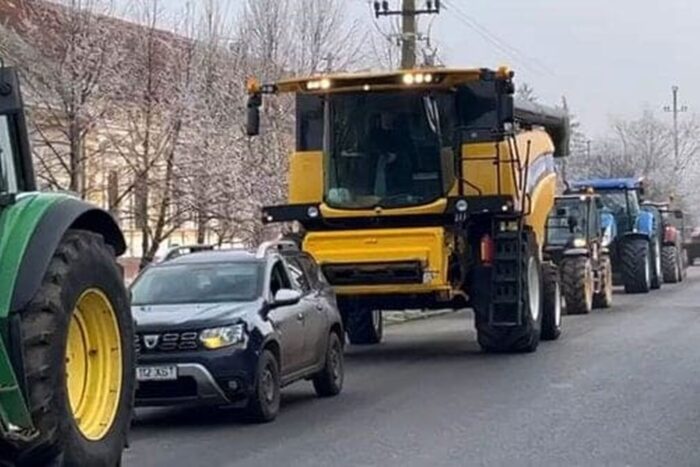 Transportatorii si fermierii vor sa forteze intrarea in Bucuresti cu