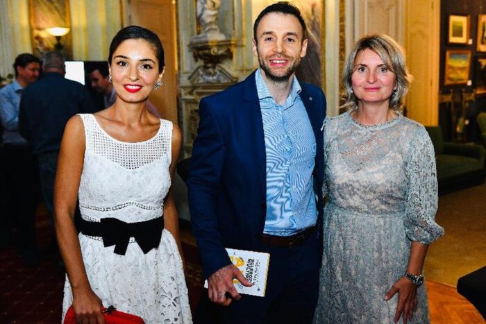 Vanessa Youness Pionieratul în Medicina Alternativă și Tratamentul Scleroz...rapie