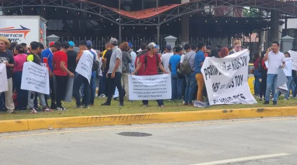 1707158748 741 Milioane de oameni se revolta impotriva politicilor OMS