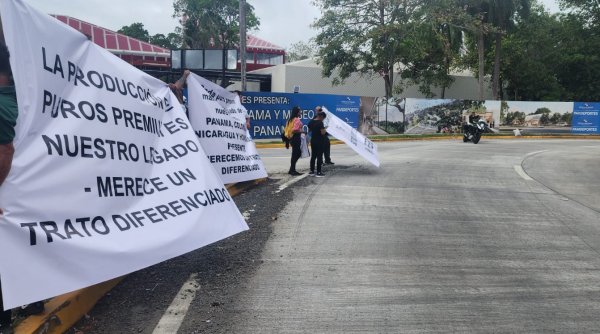 1707158748 766 Milioane de oameni se revolta impotriva politicilor OMS