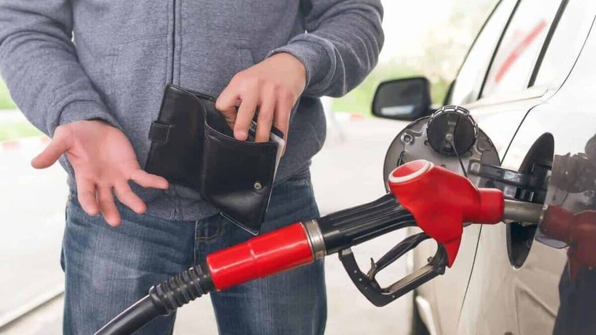 Cat costa un litru de benzina sau motorina la inceput