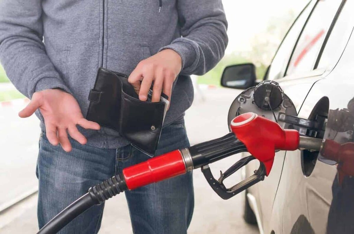 Cât mai costă un litru de benzină sau motorină la început de februarie?