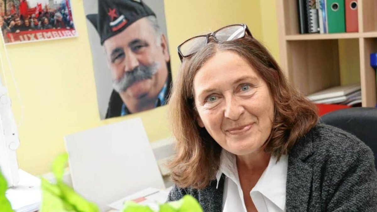 Primarul din Europa care își donează 3 sferturi din salariu, merge și cu transportul în comun în orașul Graz