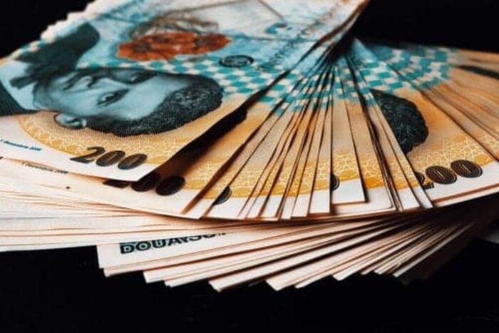 Românii care primesc o primă de aproape 13.000 de lei dacă se angajează Romanii care primesc o prima de aproape 13000 de lei