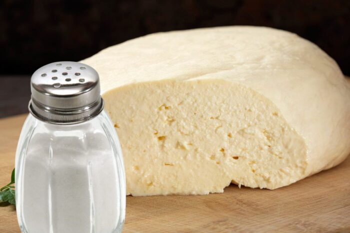 Unde trebuie sa pui branza prea sarata de fapt Asa. Asa se va desara rapid si va fi buna de mancat 1024x