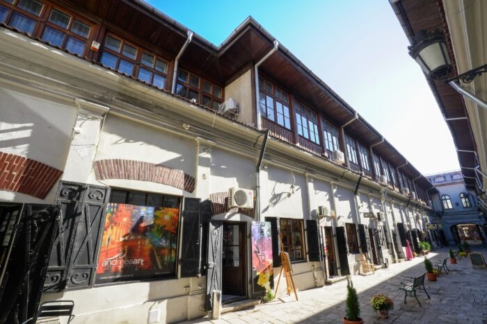 Localul celebru din București care a fost pus la vânzare Localul celebru din Bucuresti care a fost pus la vanzare. Toti oamenii au mers acolo cel putin o data