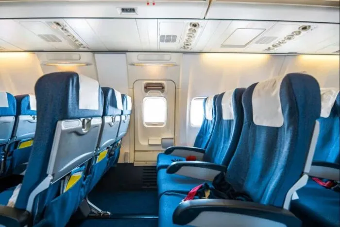 Nu-schimba-niciodata-locul-in-avion.-De-ce-nu-e-bine-foarte-multi-romani-au-acest-obicei.jpg