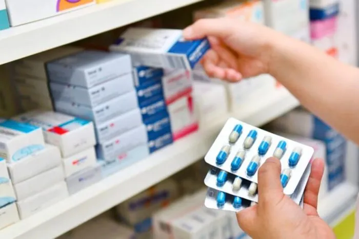 Se-scumpesc-preturile-pentru-900-de-medicamente-in-farmacii.-Se-intampla-chiar-de-la-1-aprilie.jpg