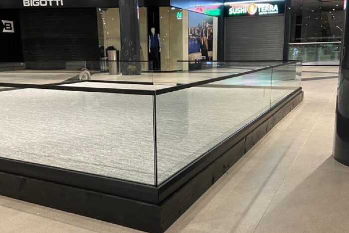 Ca eleganță și siguranță pentru spațiul tău, ar fi balustradele din sticlă securitată balustrade din sticla securizata eleganta si siguranta pentru spatiul tau 892405