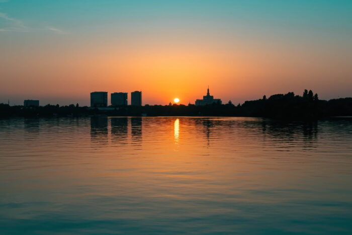 Zone din București unde te poți muta dacă vrei priveliște asupra unui lac shutterstock