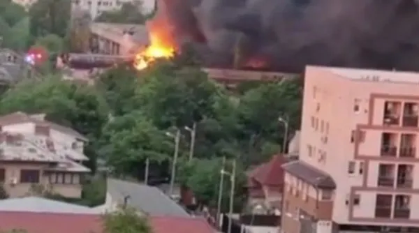 1714416404 312 Fumul degajat de incendiul puternic din Bucuresti este toxic Precizari