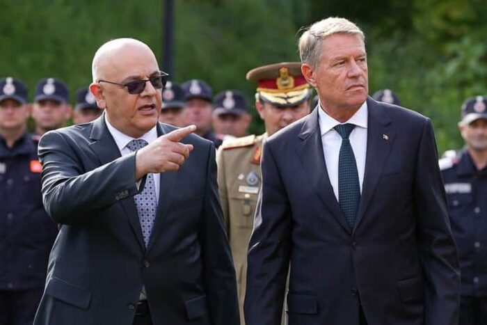 Arafat fotografiat alaturi de Iohannis la Seoul. Motivul pentru care seful DSU a fost prezent in Coreea de Sud