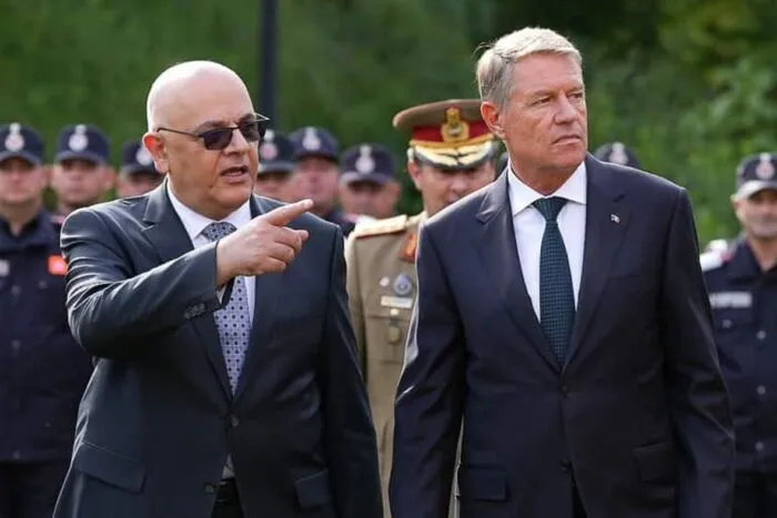 Arafat-fotografiat-alaturi-de-Iohannis-la-Seoul.-Motivul-pentru-care-seful-DSU-a-fost-prezent-in-Coreea-de-Sud.jpeg