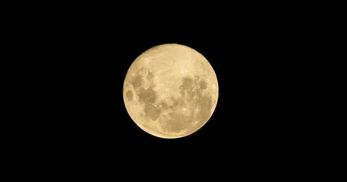 Ce este bine sa faci cand e luna noua. Ritualul de pe 8 aprilie 2024 care atrage banii in viata ta