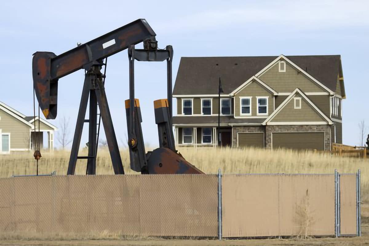 Ce se întâmplă dacă găsești rezerve de petrol și gaze în curte sau grădină?