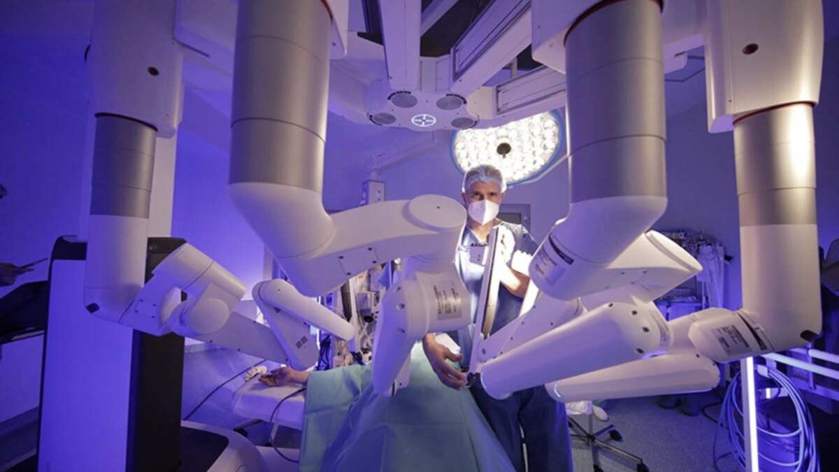 Ce este şi dacă se tratează cancerul de prostată? Conf Dr Constantin Gingu daVinci Xi