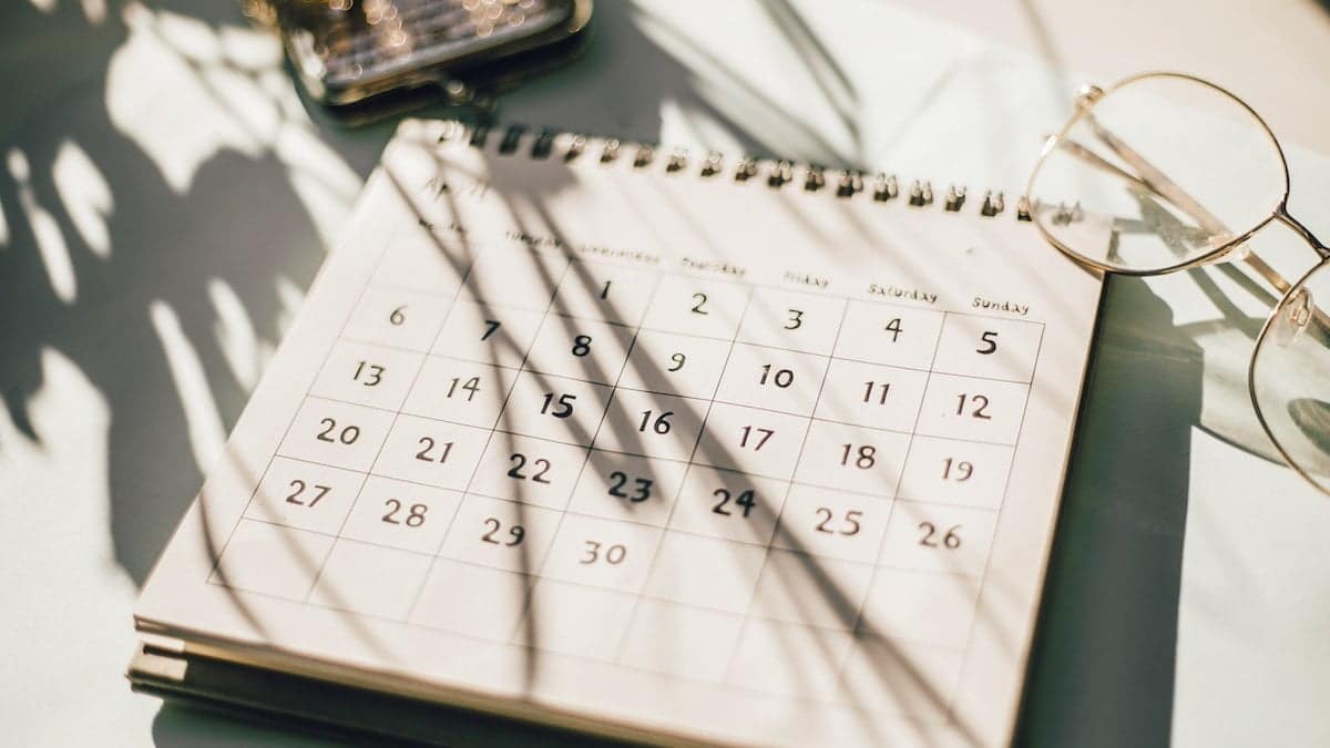 Unii angajații nu vor avea liber de Paște, anul acesta! angajati care nu primesc liber minivacanta paste 2024 895028