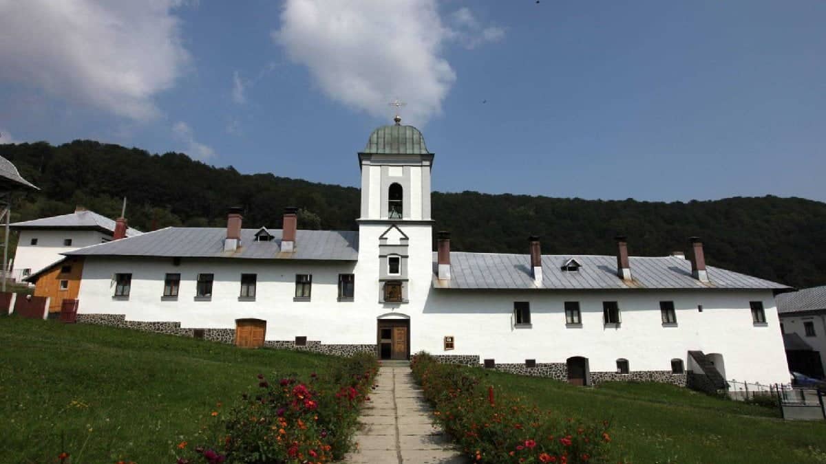 Sfântului Calinic de la Cernica a interzis intrarea femeilor în Mănăstirea Frăsinei