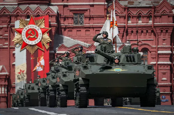 Parada militara faraonica in Rusia, de Ziua Victoriei. Putin arata armele cu care ameninta Europa