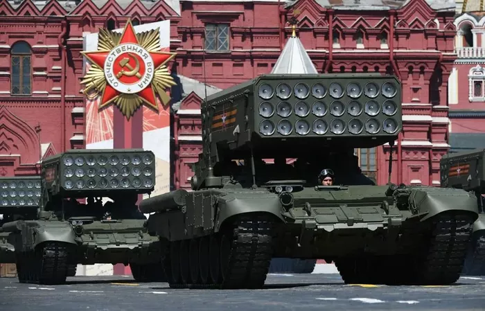 Parada militara faraonica in Rusia, de Ziua Victoriei. Putin arata armele cu care ameninta Europa