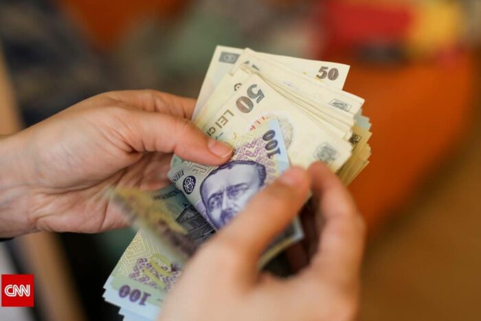 romani-pierd-bani-salariu-1-iulie-2024-impozitare-200-lei-902462.jpg