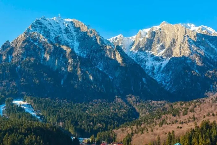 Cel-mai-frumos-oras-din-inima-muntilor-Romaniei.-Bate-Elvetia-sau-Austria-la-privelisti-e-in-topul-preferintelor-turistilor.jpg